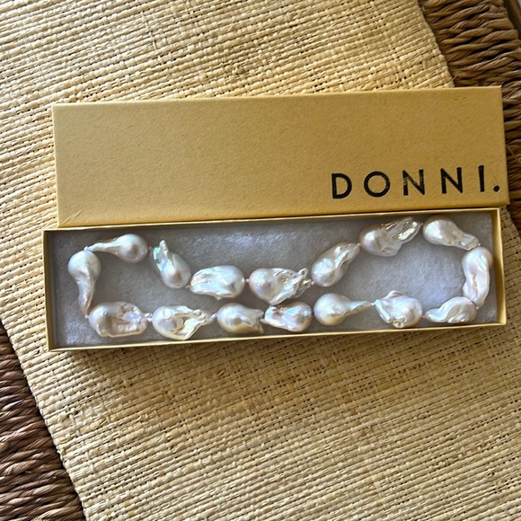 DONNI - The June White Pearl Choker - firm price - Picture 7 of 9